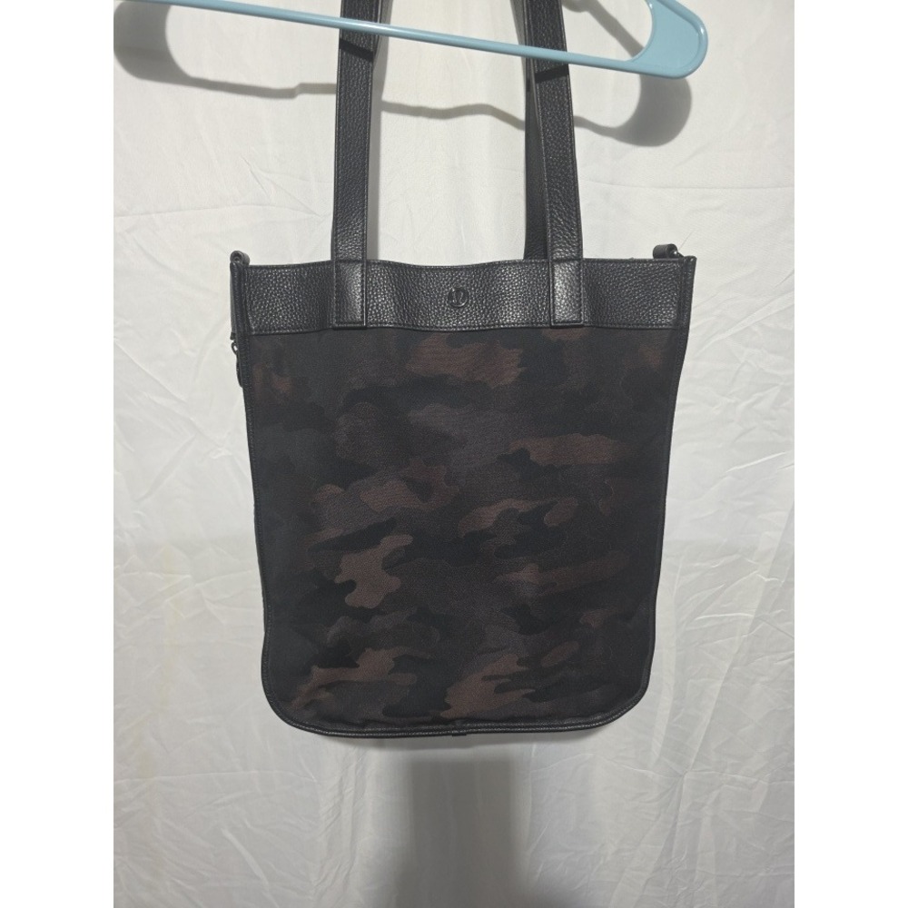 Lululemon Camo Tote Bag Black Leather Trim Heritage Camo Zip Top